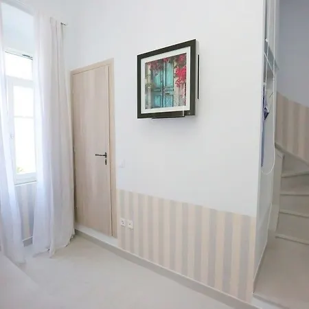 1901 Hermoupolis Bed & Breakfast