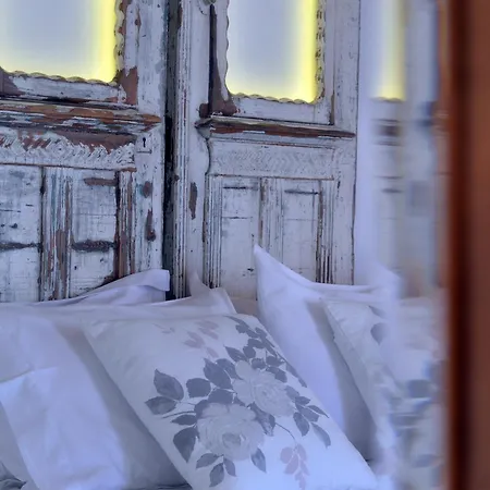 1901 Hermoupolis Bed & Breakfast