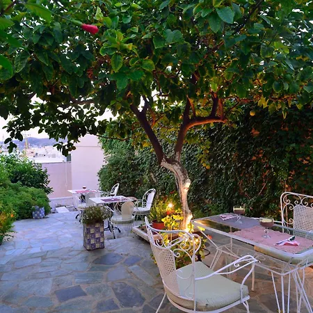 1901 Hermoupolis Bed & Breakfast 4*