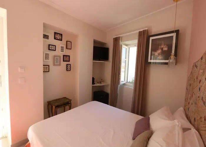 1901 Hermoupolis Bed and Breakfast 4*