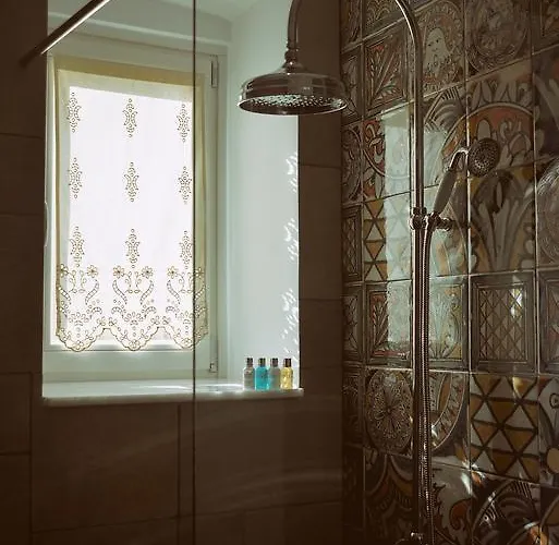 1901 Hermoupolis Bed and Breakfast 4*