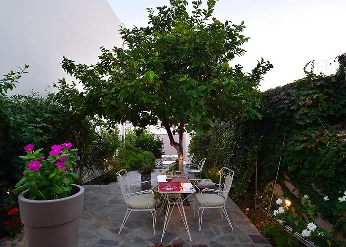 1901 Hermoupolis Bed and Breakfast 4*