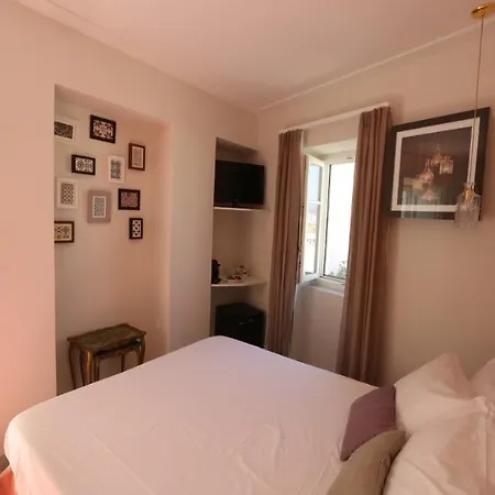 1901 Hermoupolis Bed & Breakfast 3*