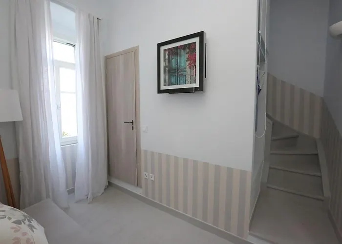 1901 Hermoupolis ベッド・アンド・ブレックファスト エルムポリ